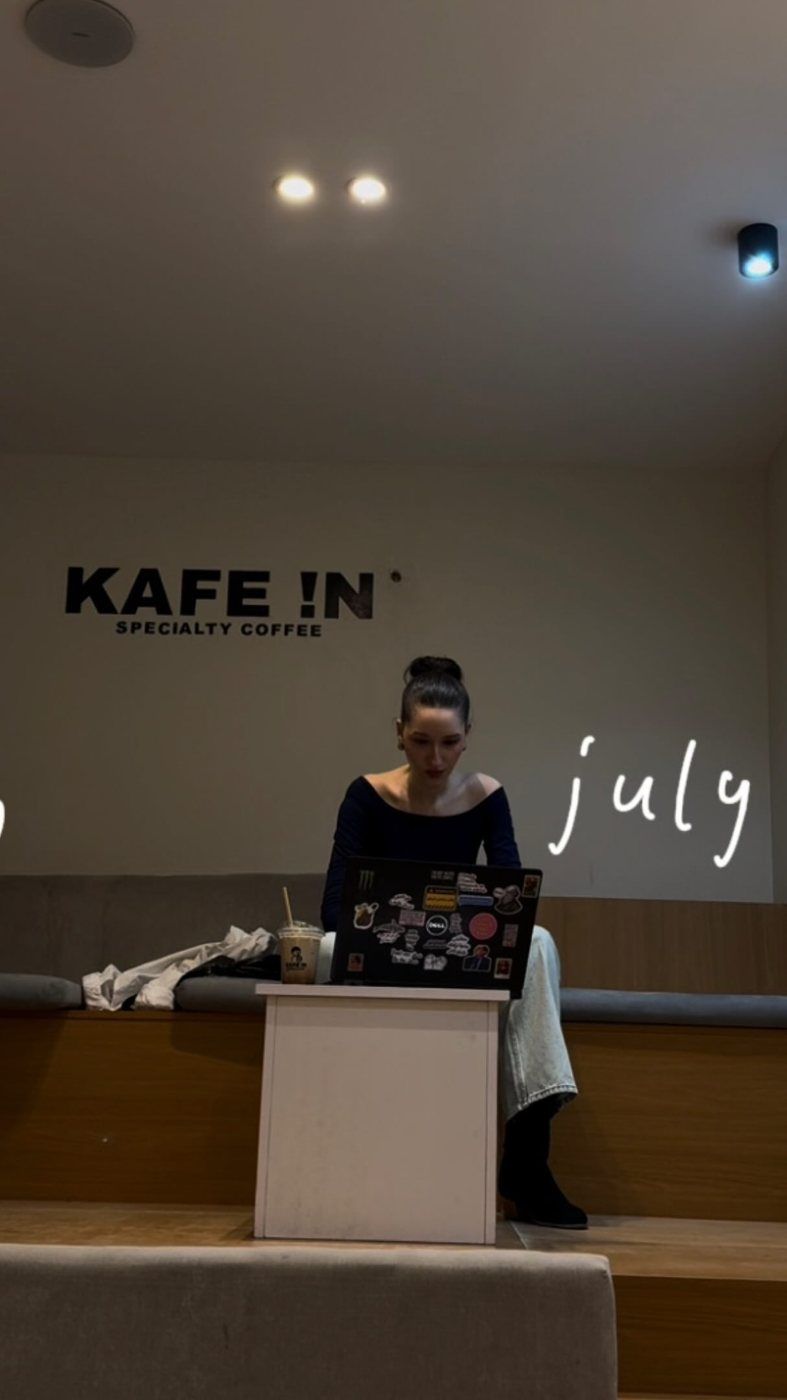 The Maadi counter with the KAFE !N logo on the wall